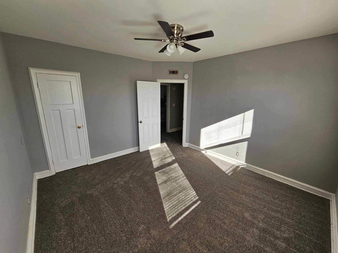 3540 Juneway - Photo 2 of 6