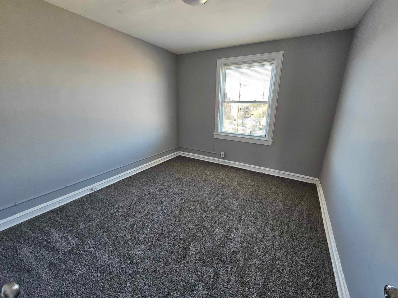 3540 Juneway - Photo 3 of 6