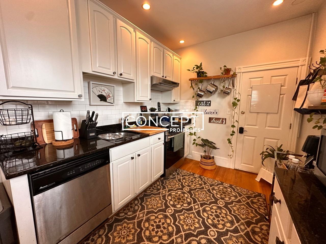 207 Cummins Hwy #1F - Photo 2 of 17