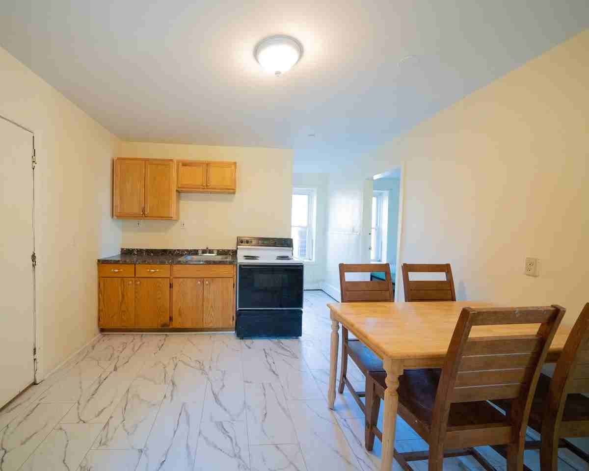 83 - 7 Franklin Street - Photo 3 of 16