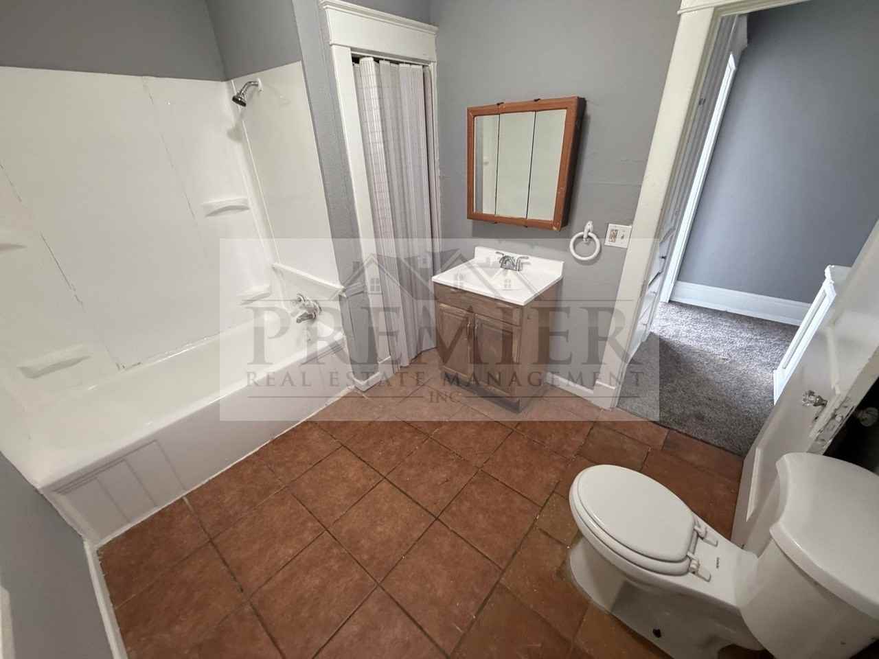 1124 S Ash Ave #B - Photo 5 of 14