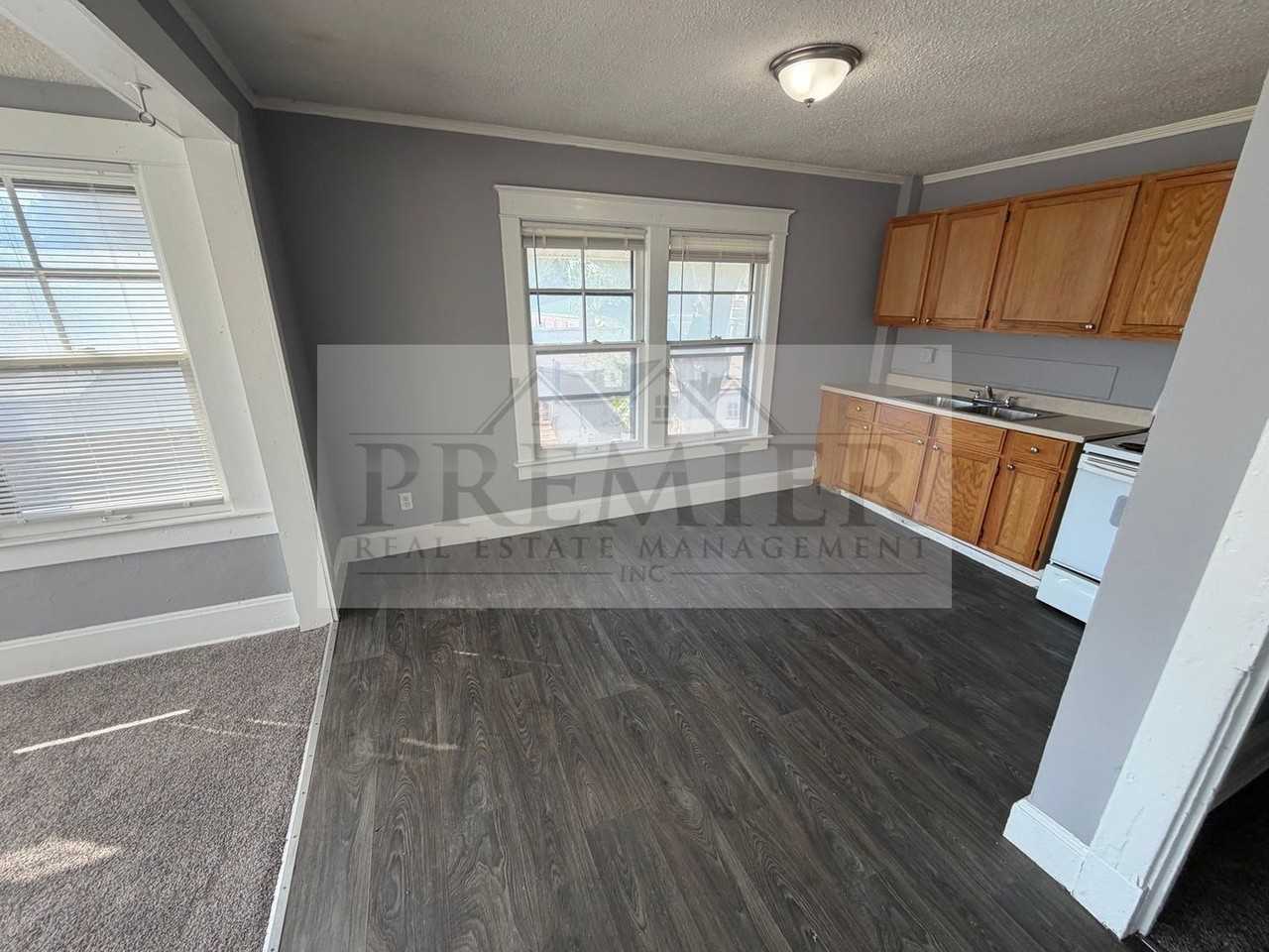 1124 S Ash Ave #B - Photo 6 of 14