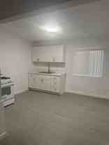 2109-2209 W Myrtle St - Photo 1 of 1