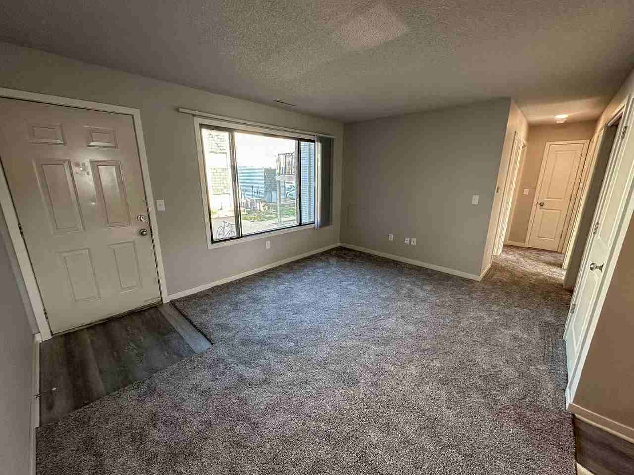 312 Hillcrest - Photo 7 of 50