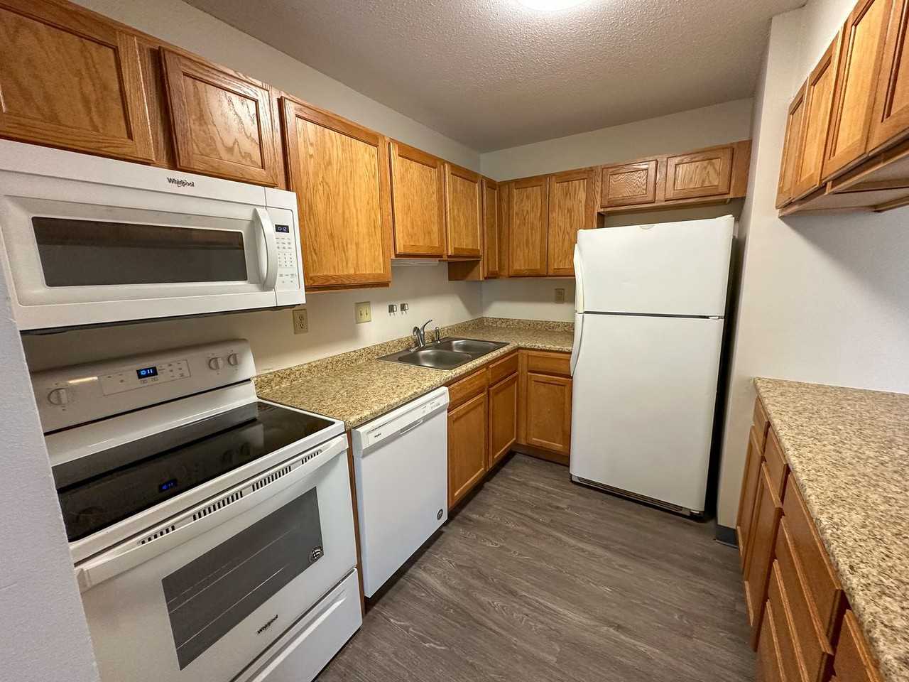 247 Sheldon - Photo 5 of 42