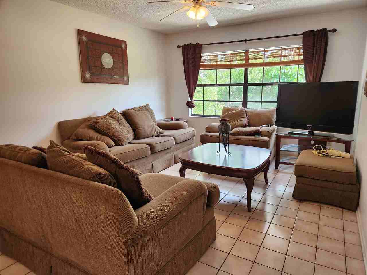216 Glenview Blvd - Photo 4 of 26