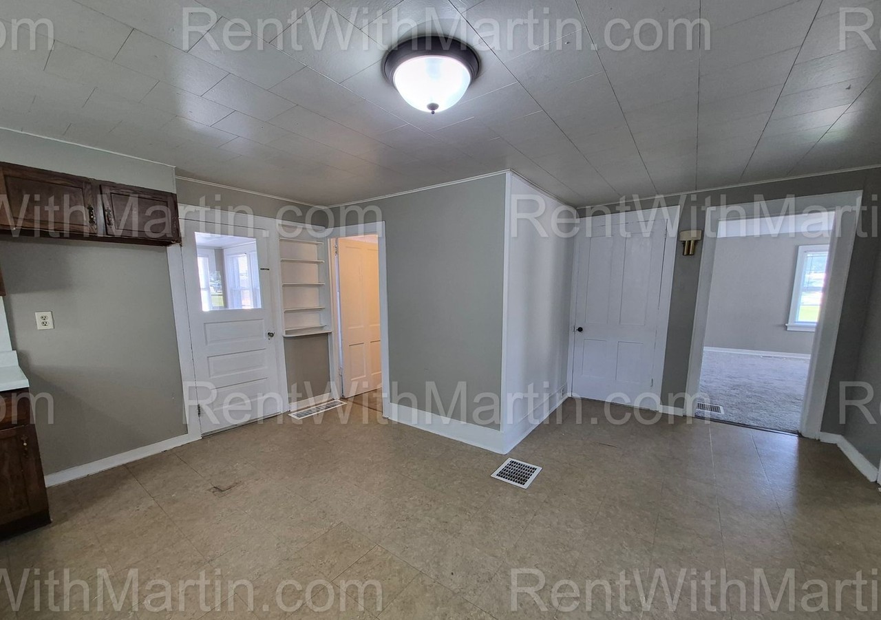 501 D Ave - Photo 3 of 21