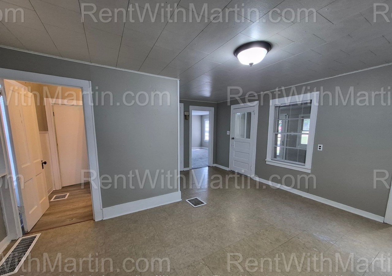 501 D Ave - Photo 4 of 21