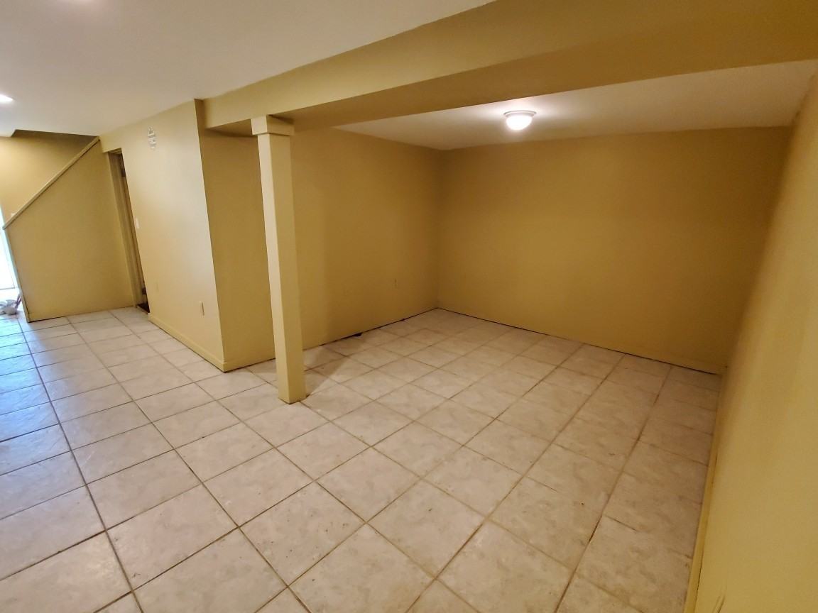 3770 Woodview Ave - Photo 6 of 16