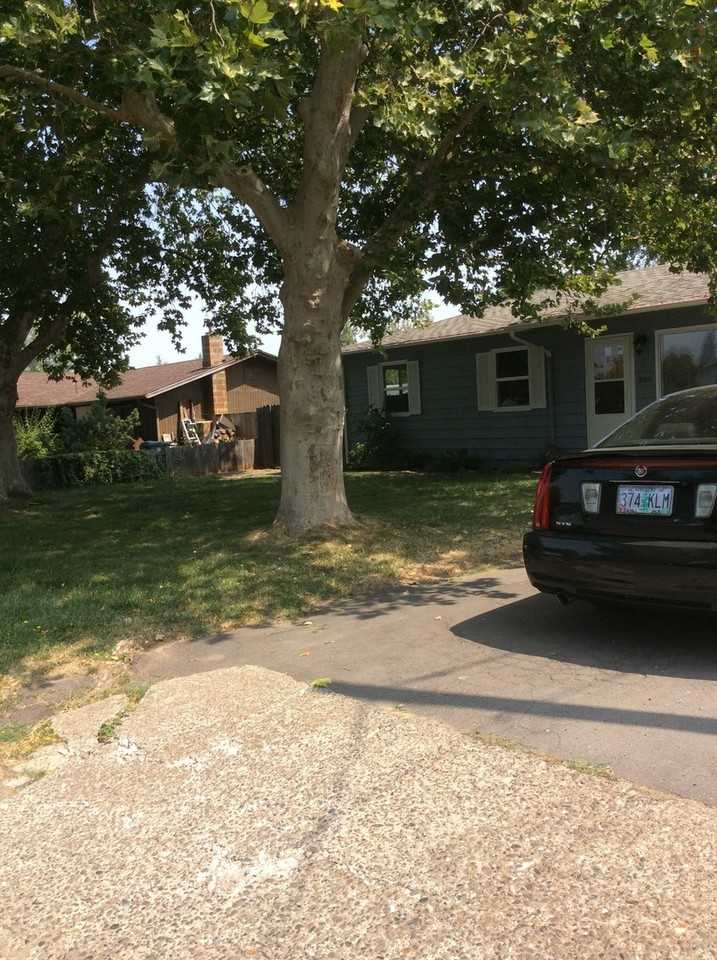 285 Clover Ln - Photo 3 of 33