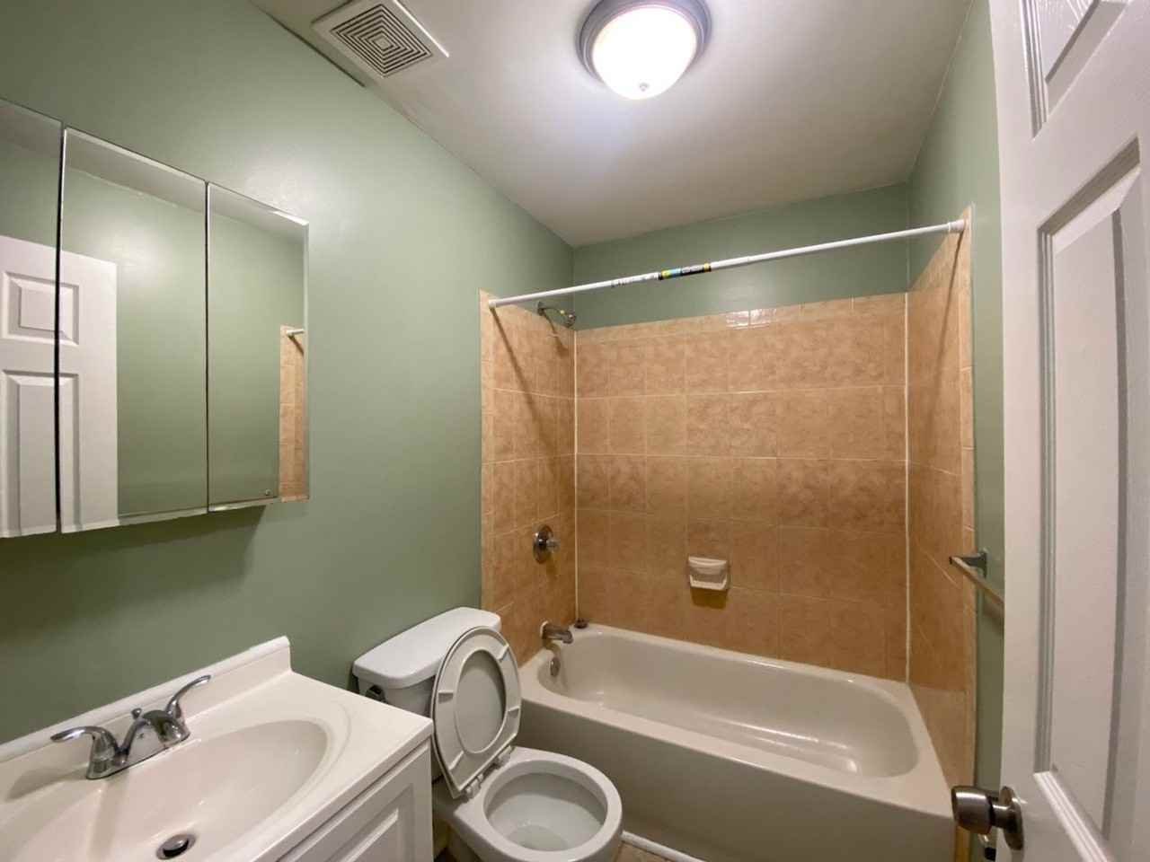 1619 Rutland Ave - Photo 7 of 10
