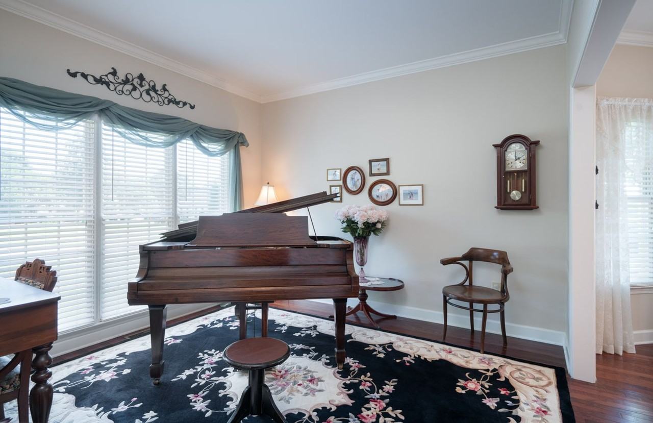 201 W Hypericum Ln - Photo 6 of 30