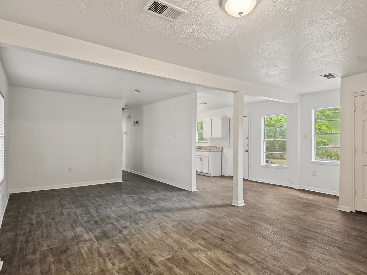 4114 Clover St - Photo 2 of 15