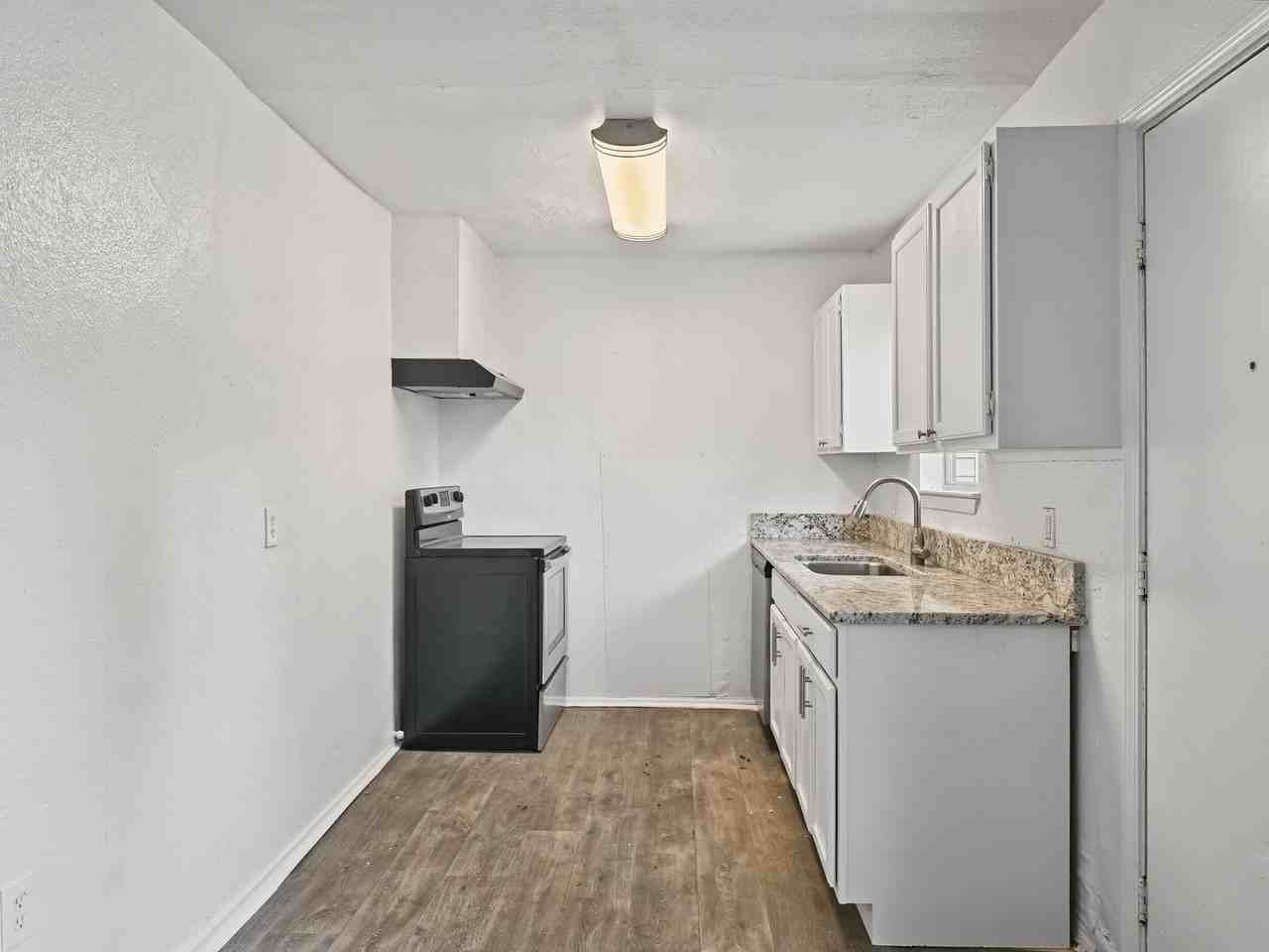 4114 Clover St - Photo 5 of 15