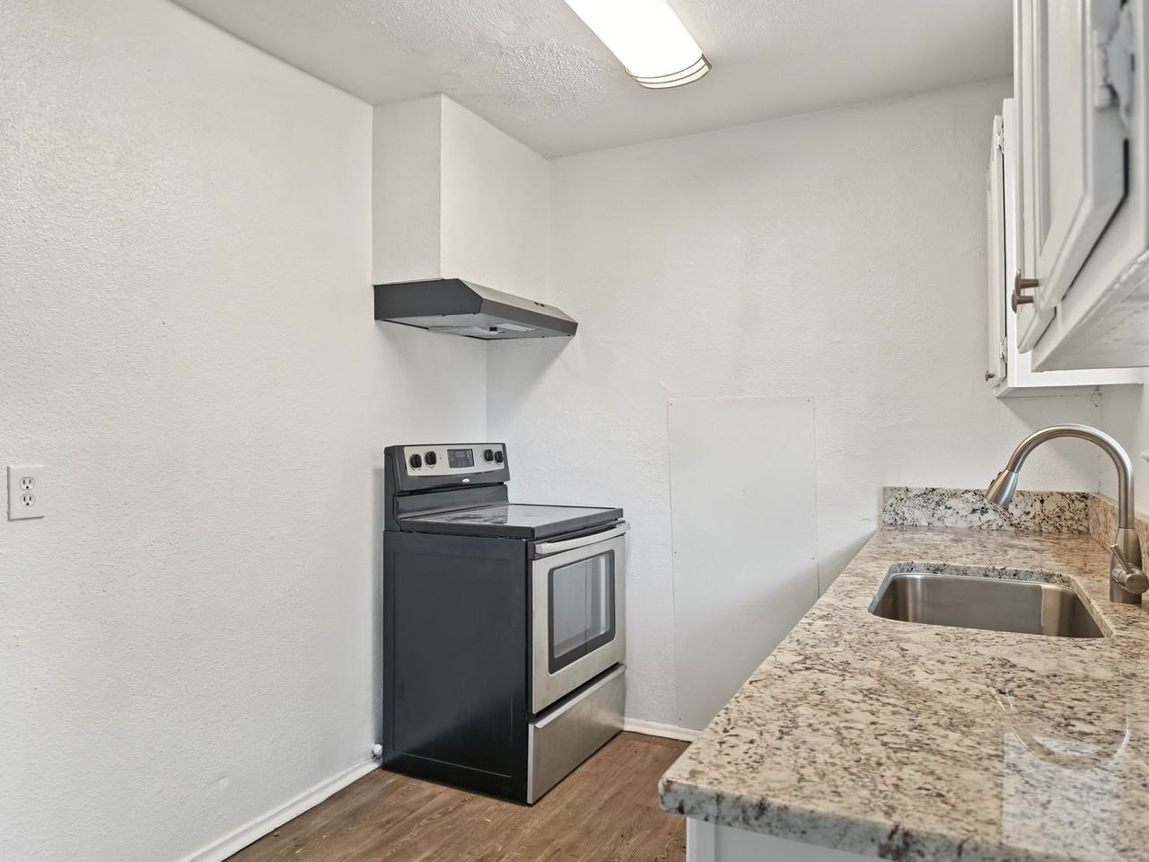 4114 Clover St - Photo 7 of 15