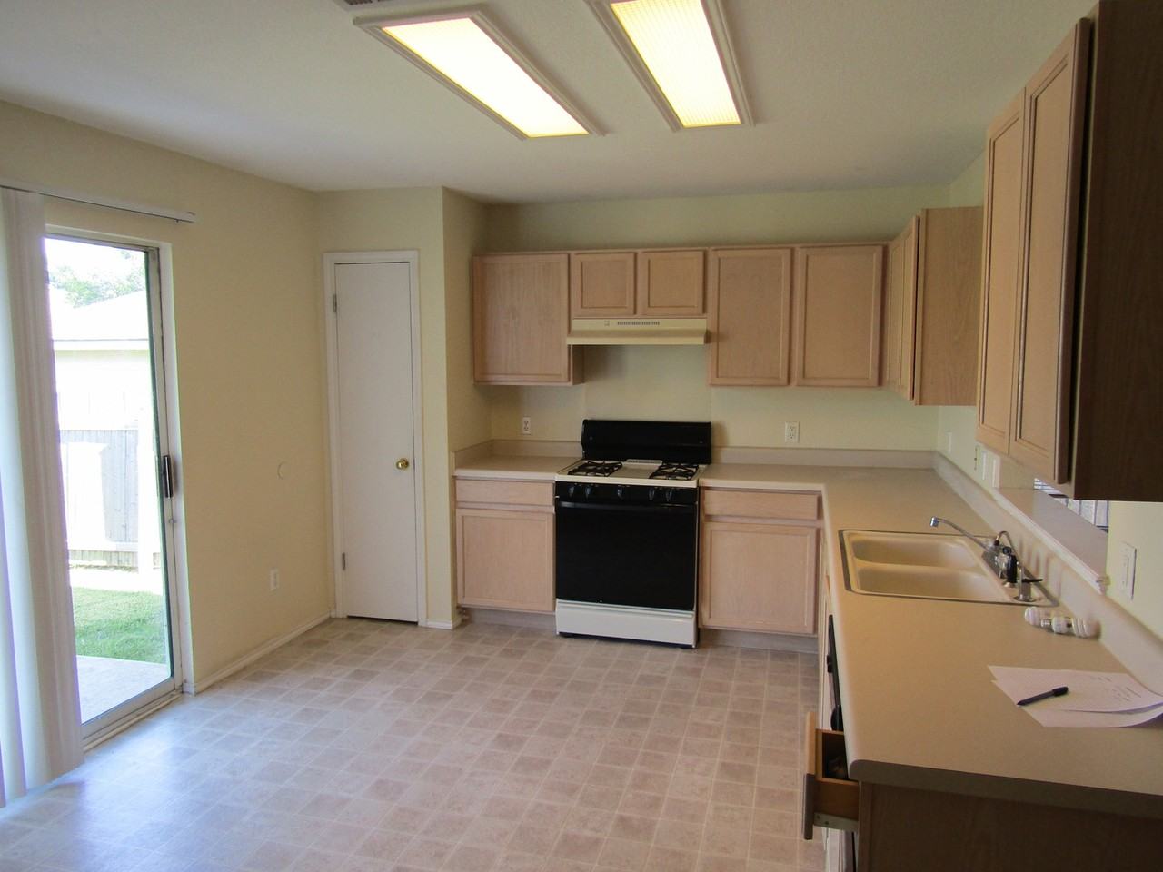 3913 Haleys Way - Photo 7 of 19