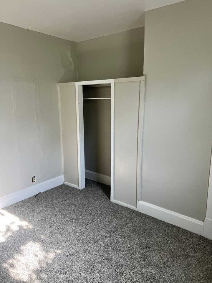 1410 W Nichols St - Photo 7 of 8