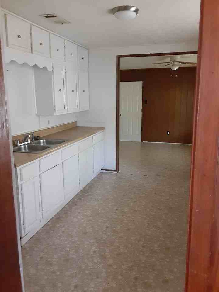 141 Pike Ave - Photo 4 of 17