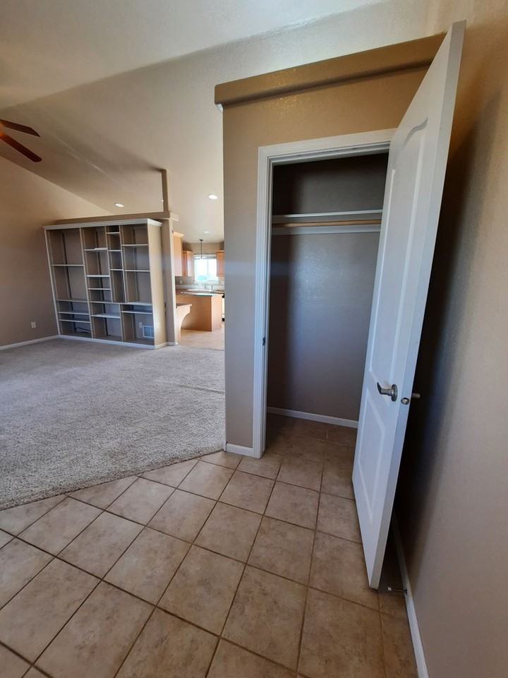 4317 Donegal Way - Photo 4 of 50