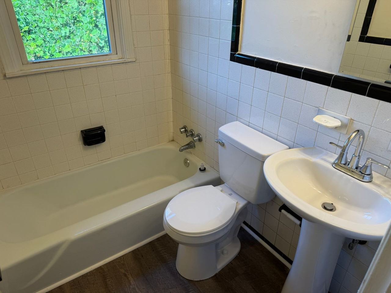 1520 Effingham Rd - Photo 5 of 8