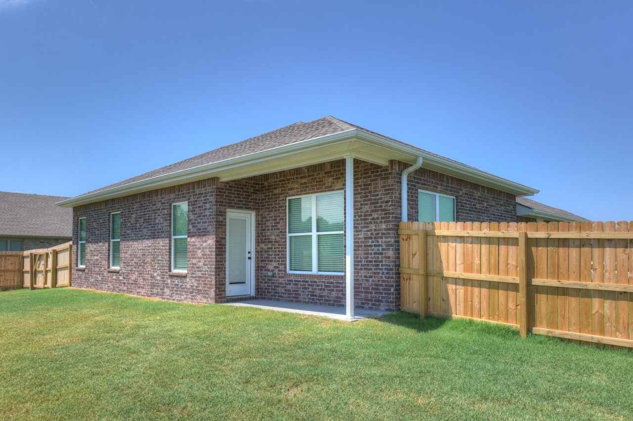 802 Delaney Dr - Photo 5 of 50