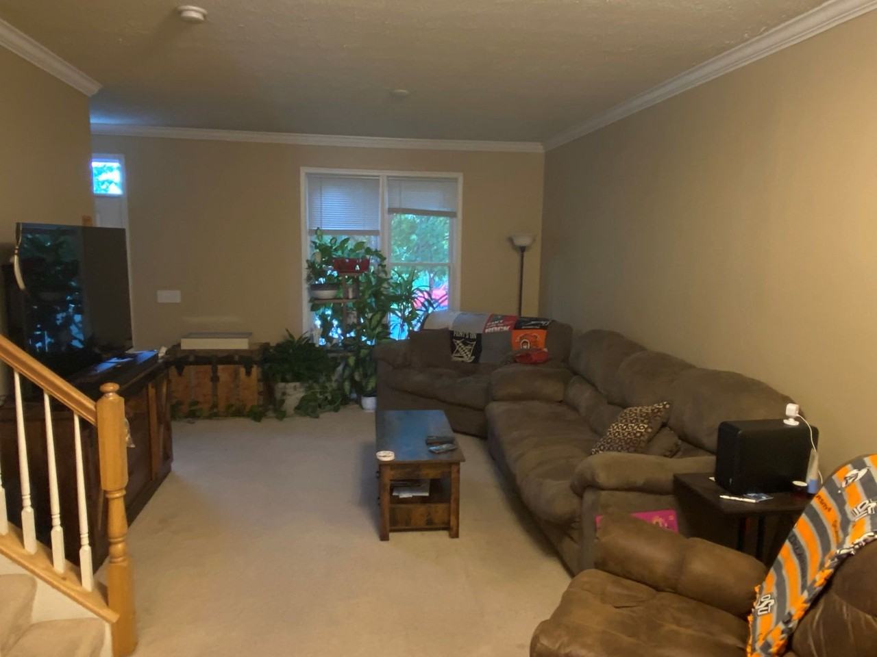 2193 Deyerle Ave - Photo 4 of 13
