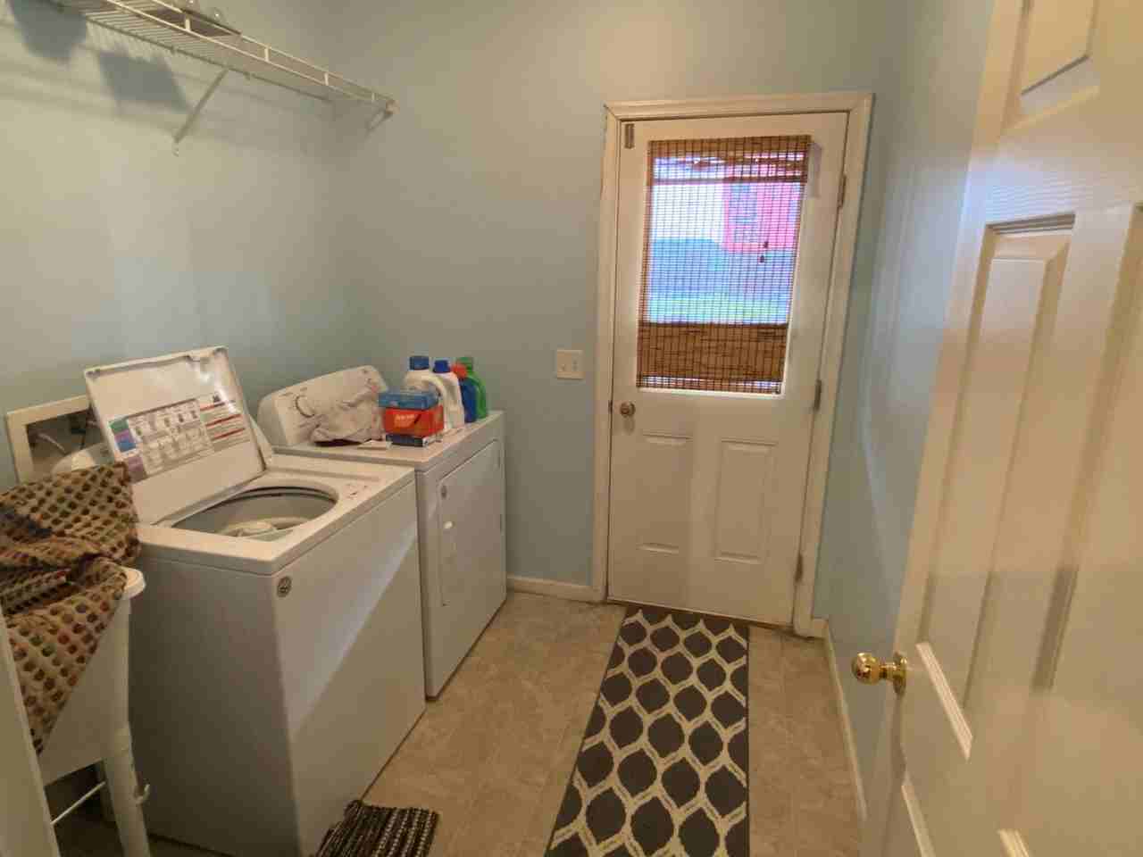 2193 Deyerle Ave - Photo 7 of 13