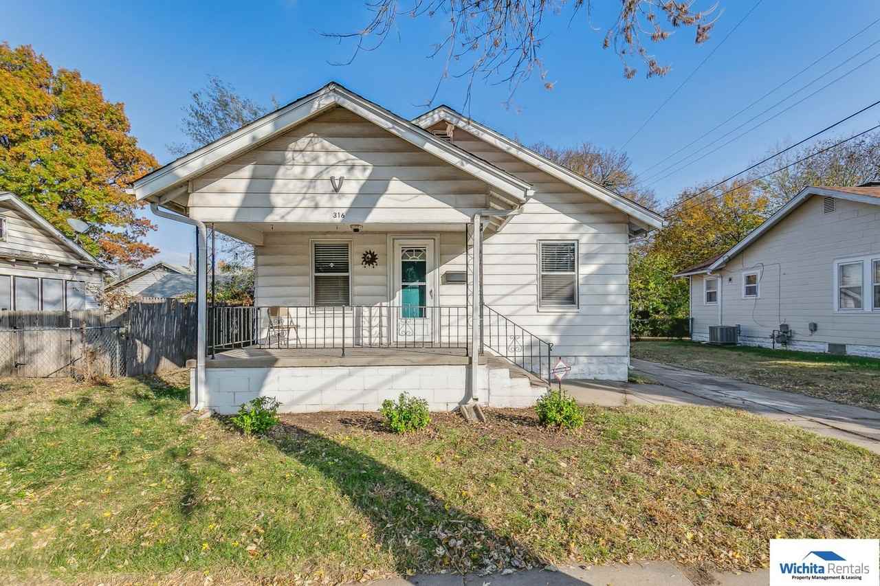 316 S Saint Paul St - Photo 2 of 15
