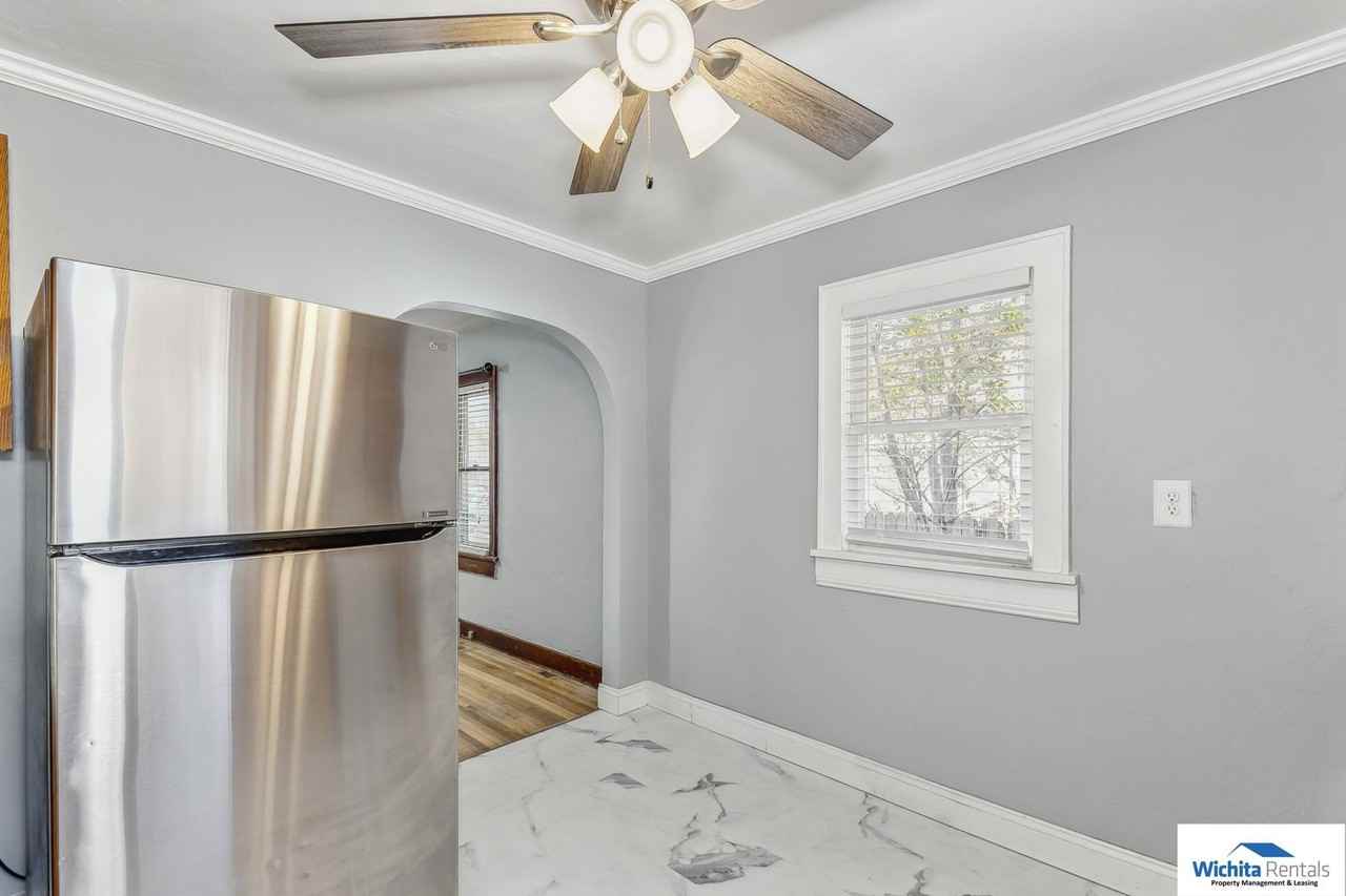 316 S Saint Paul St - Photo 6 of 15