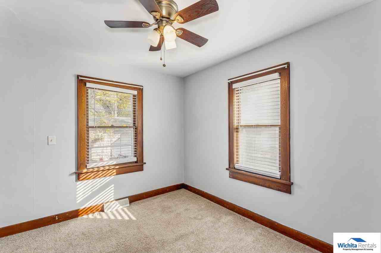 316 S Saint Paul St - Photo 7 of 15