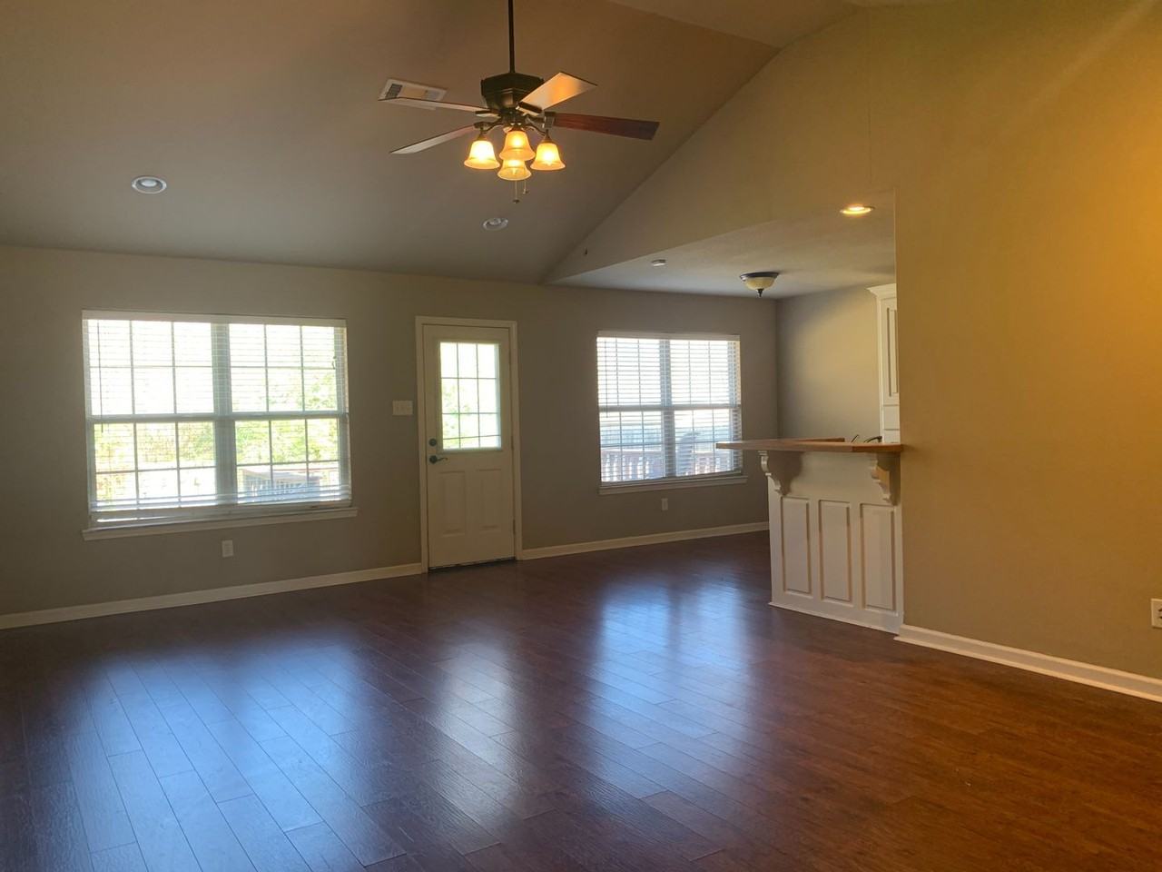 241 Lariat Dr - Photo 2 of 20