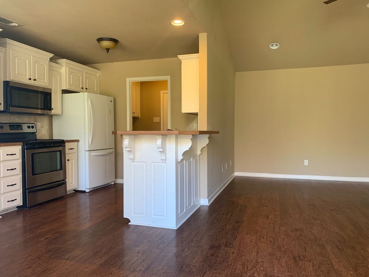 241 Lariat Dr - Photo 4 of 20