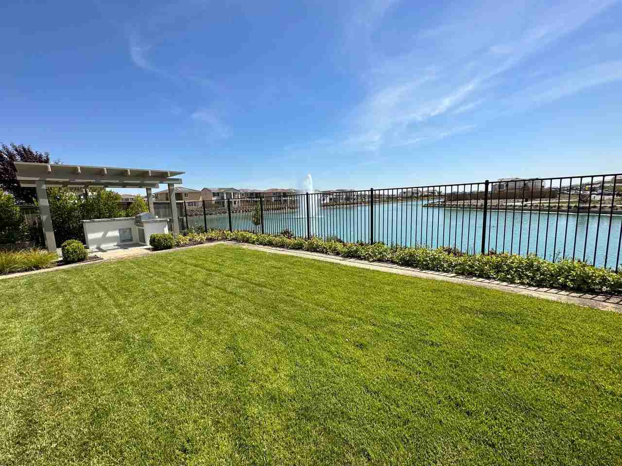 5726 Ebbshore St - Photo 6 of 50