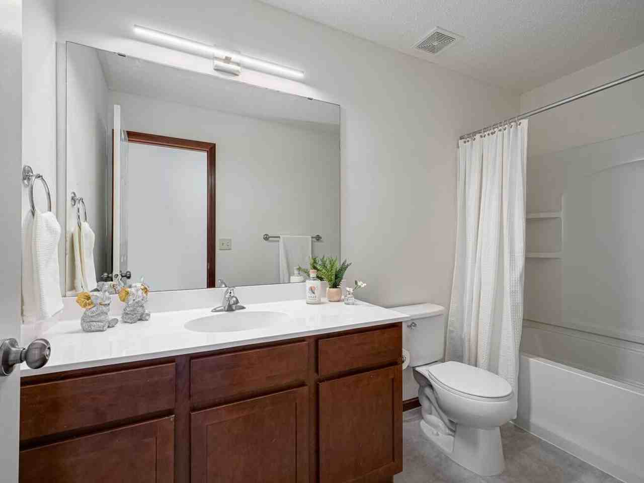 8109 Kirkwood Ln N - Photo 7 of 13