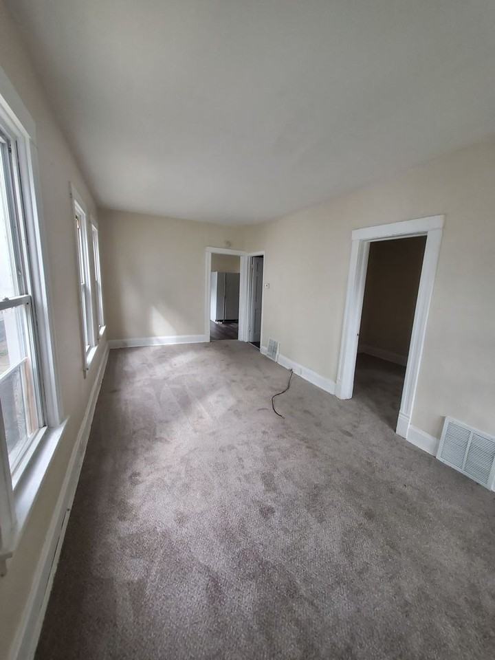1126 61st St - Photo 2 of 13