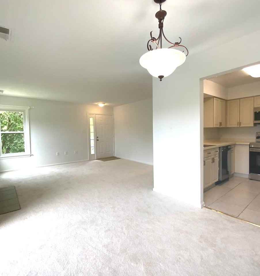 7594 Lakeside Village Dr - Photo 3 of 40