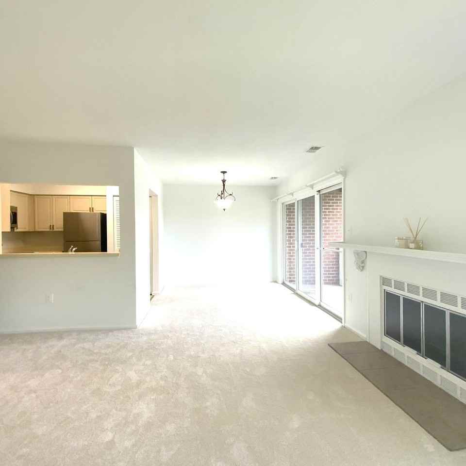 7594 Lakeside Village Dr - Photo 5 of 40