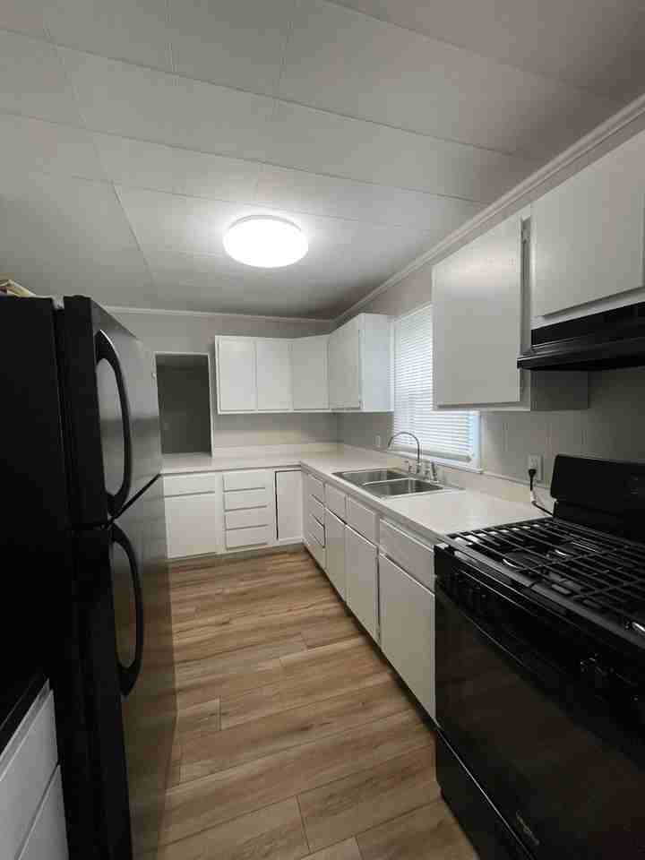 2142 Ulen Ln - Photo 3 of 18