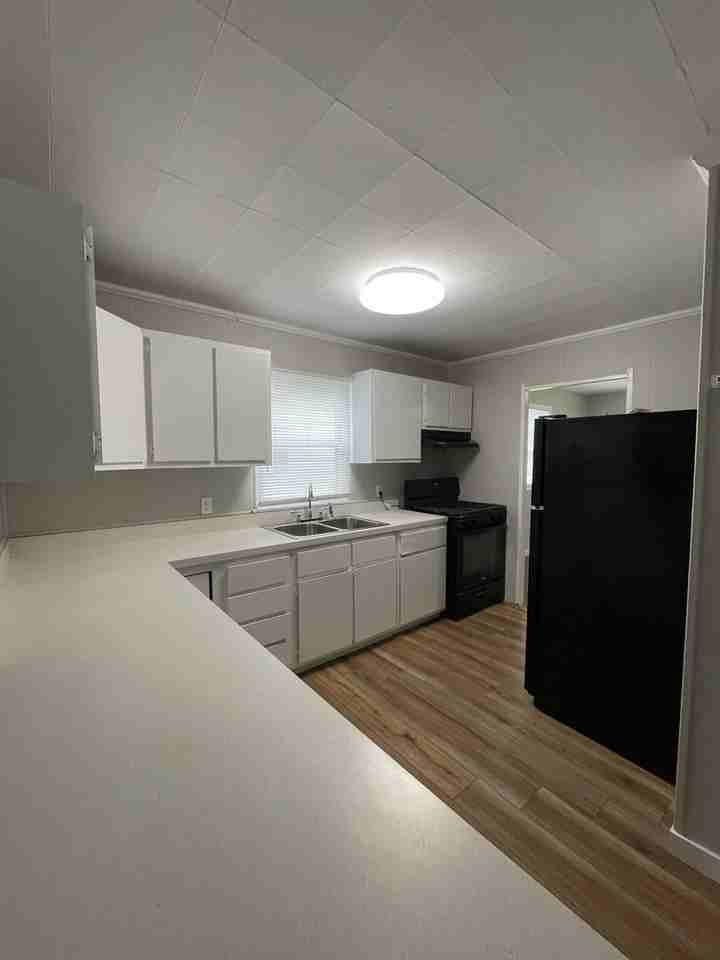 2142 Ulen Ln - Photo 4 of 18