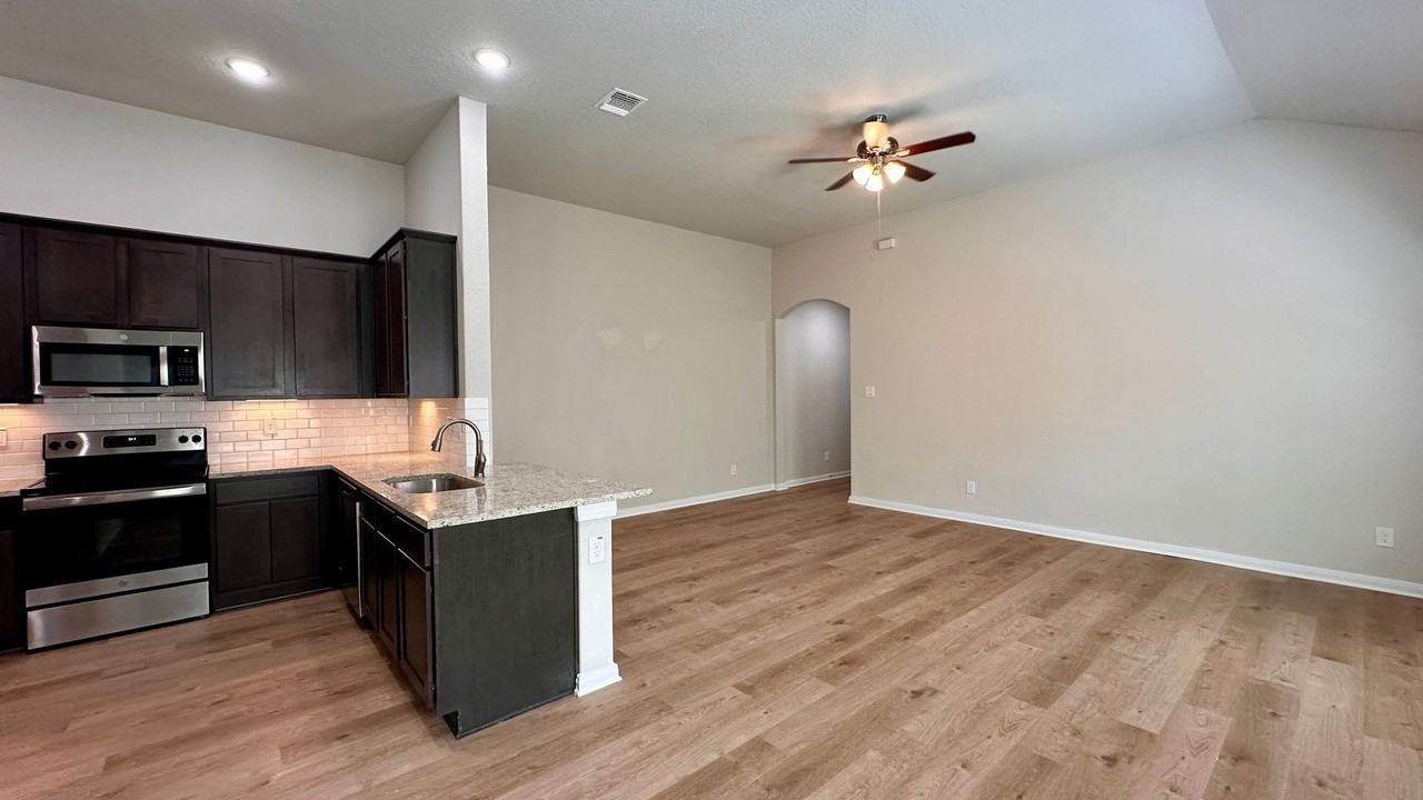 438 Emma Dr - Photo 5 of 23