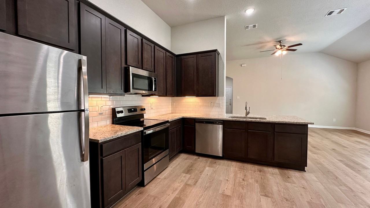 438 Emma Dr - Photo 7 of 23