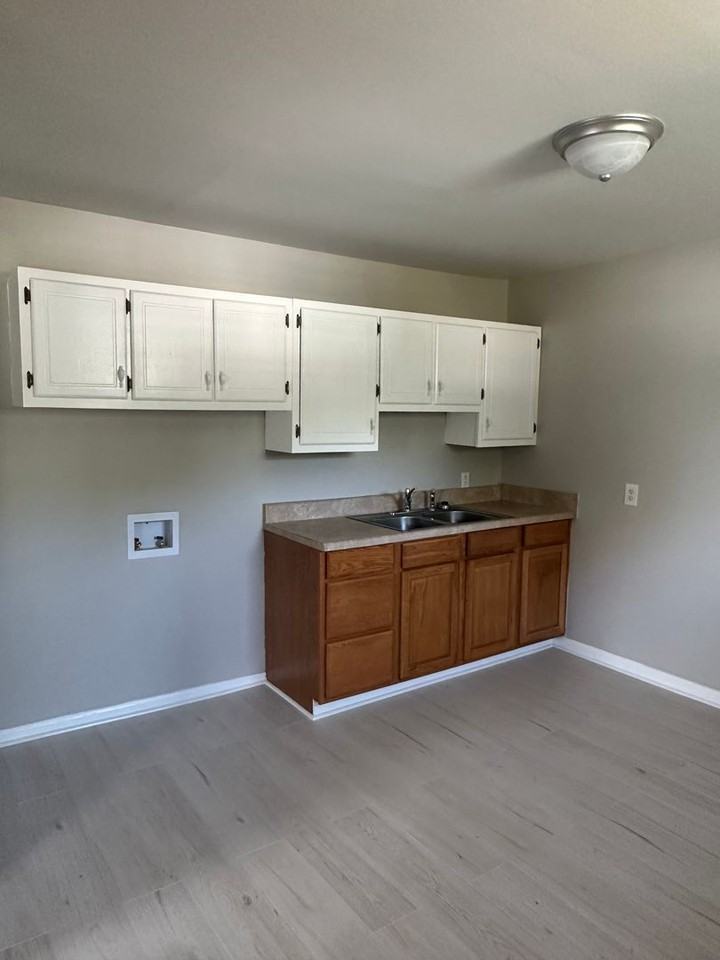 1820 Maryland Ave - Photo 3 of 9