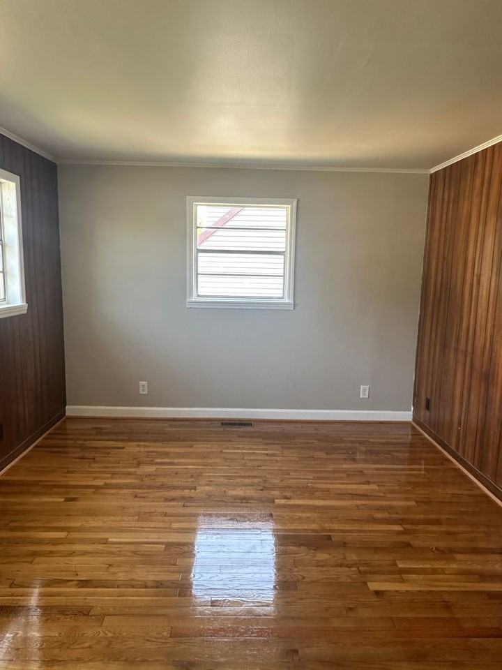 1820 Maryland Ave - Photo 4 of 9