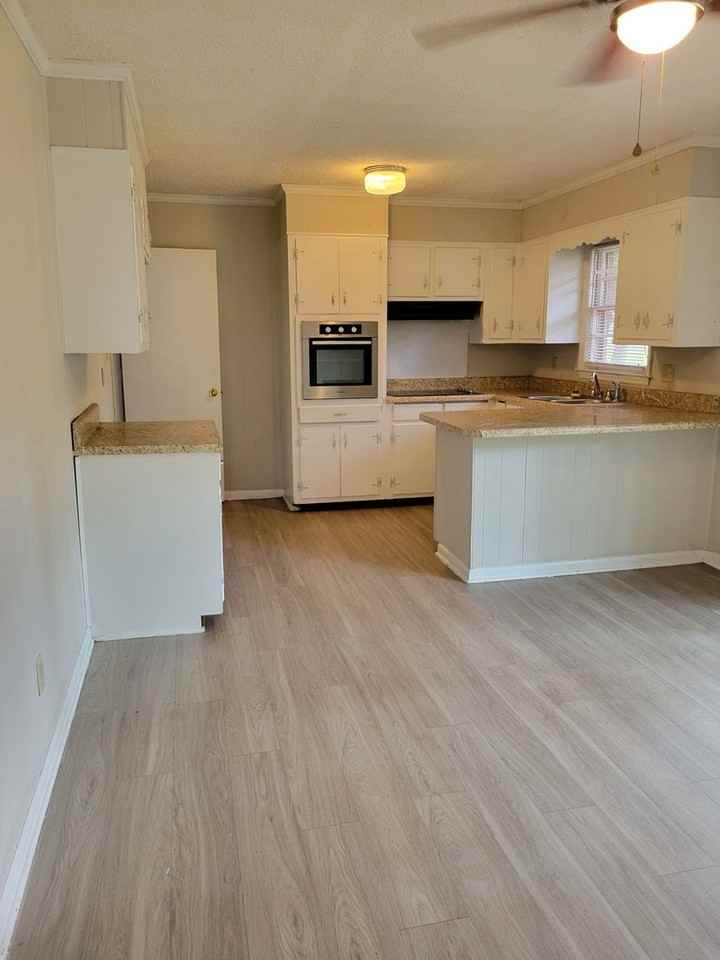 1022 Randolph St - Photo 7 of 14