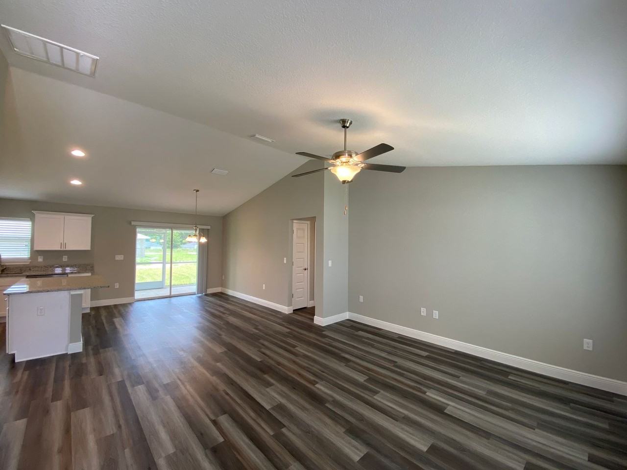 13 Poplar Ln - Photo 5 of 33