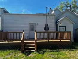 featured image of 314 W 9th St