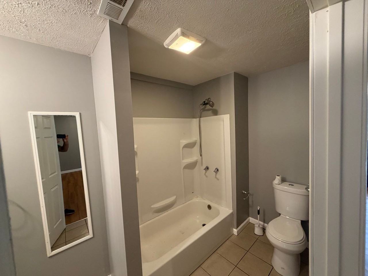 314 W 9th St - Photo 4 of 8