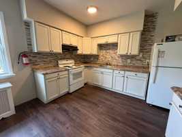 featured image of 140 Almond Rd