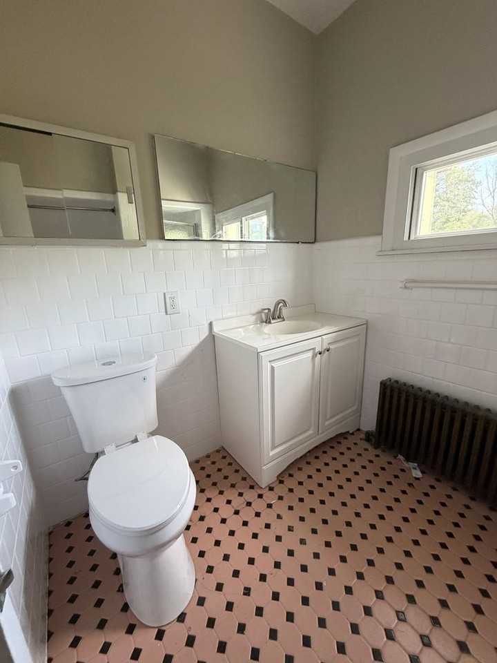 140 Almond Rd - Photo 4 of 18