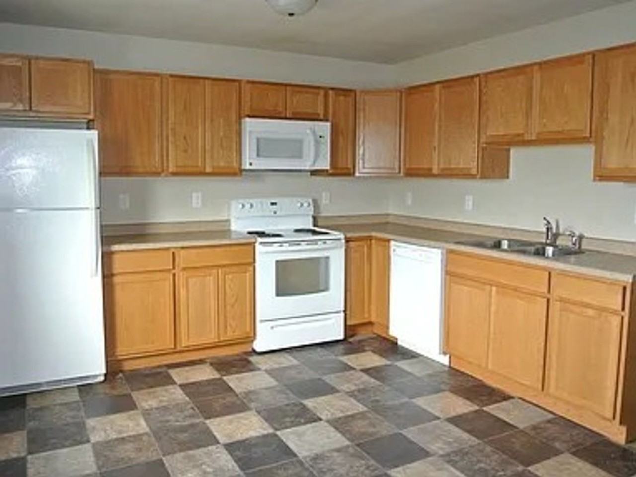 713 3rd St NW - Photo 3 of 13